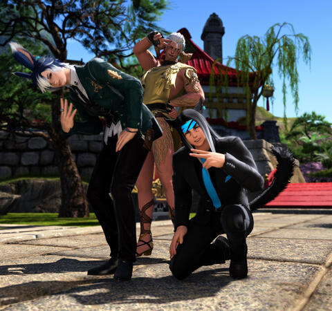 Best Dressed at the red carpet goes to...